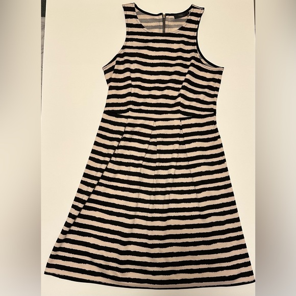 THML Dresses & Skirts - THLM Fit and Flair style Black and Cream Size Medium Dress.